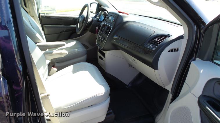 image for item DC1002 2011 Dodge Grand Caravan van