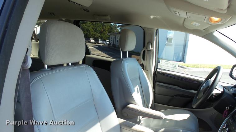 image for item DC1002 2011 Dodge Grand Caravan van