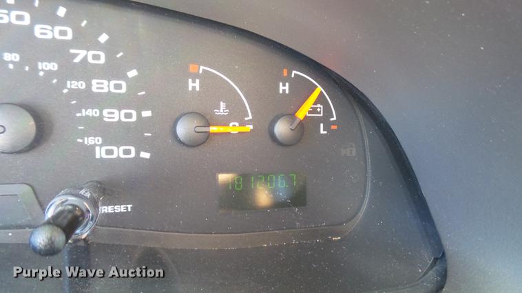 image for item DC1003 2006 Ford E350 Super Duty shuttle bus