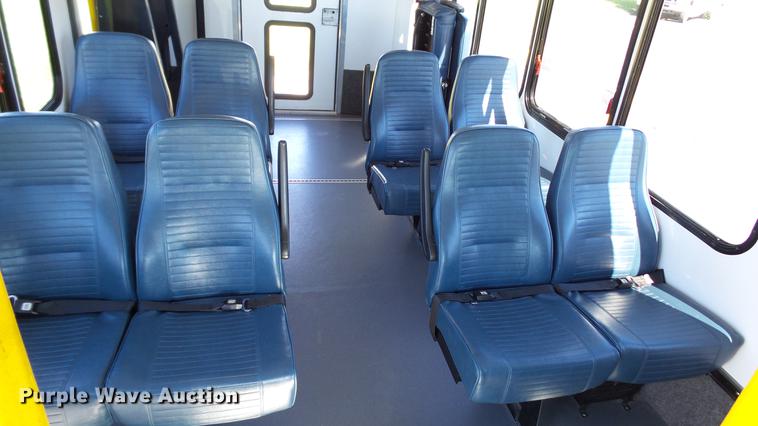 image for item DC1003 2006 Ford E350 Super Duty shuttle bus