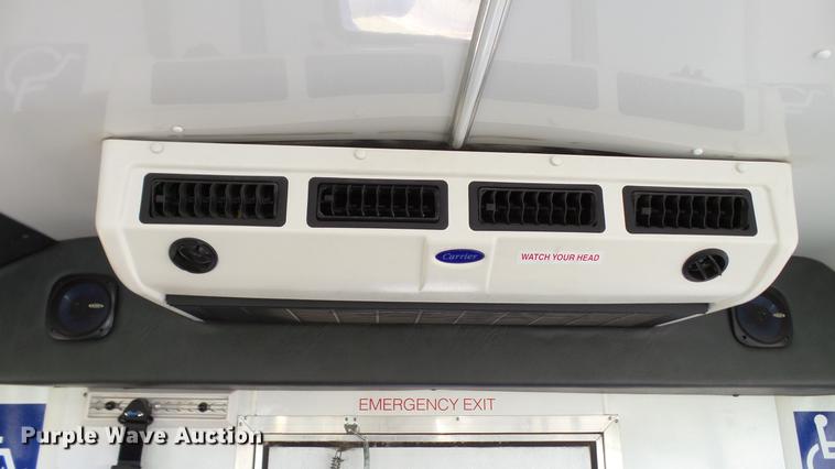 image for item DC1003 2006 Ford E350 Super Duty shuttle bus