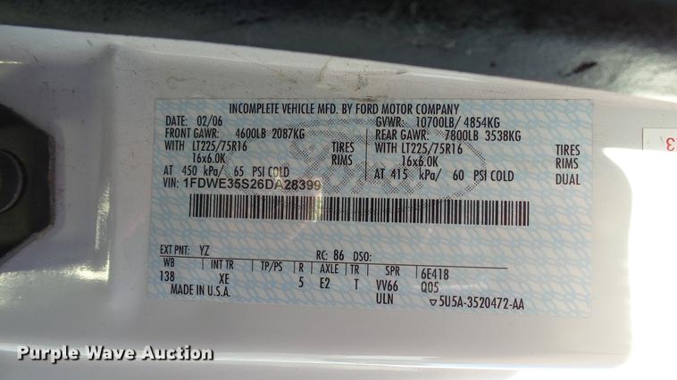 image for item DC1003 2006 Ford E350 Super Duty shuttle bus