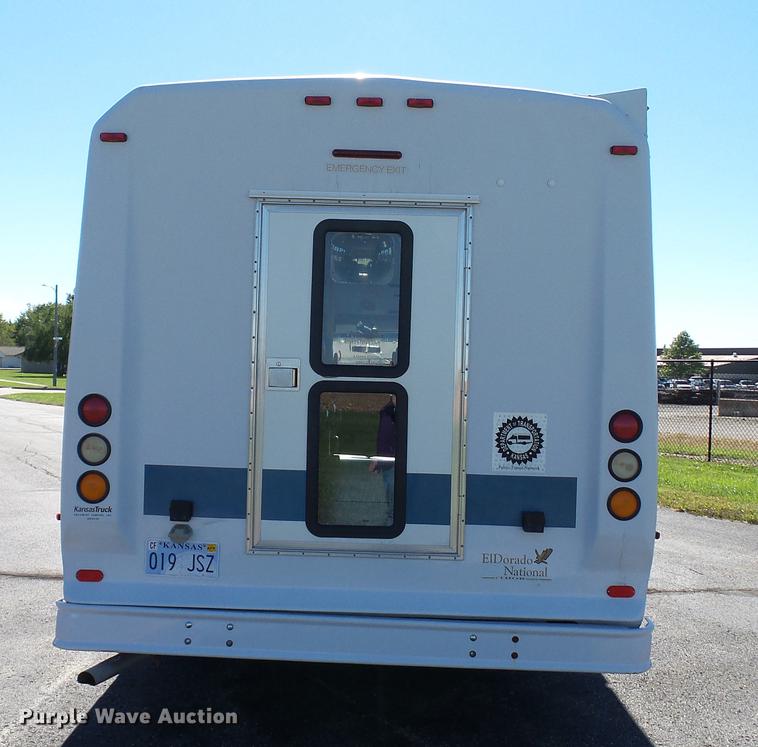 image for item DC1004 2007 Ford E350 Super Duty shuttle bus