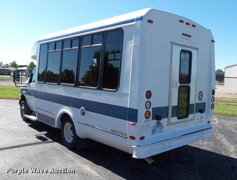 image for item DC1004 2007 Ford E350 Super Duty shuttle bus