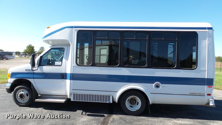 image for item DC1004 2007 Ford E350 Super Duty shuttle bus