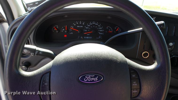 image for item DC1004 2007 Ford E350 Super Duty shuttle bus