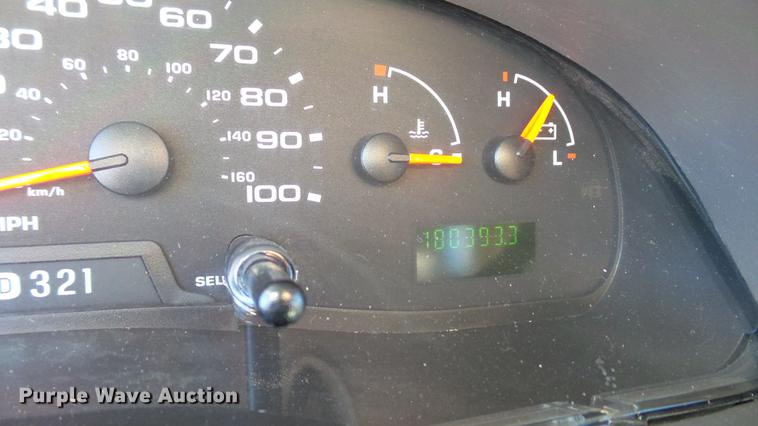 image for item DC1004 2007 Ford E350 Super Duty shuttle bus