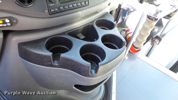 image for item DC1004 2007 Ford E350 Super Duty shuttle bus