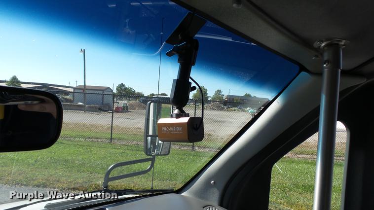 image for item DC1004 2007 Ford E350 Super Duty shuttle bus