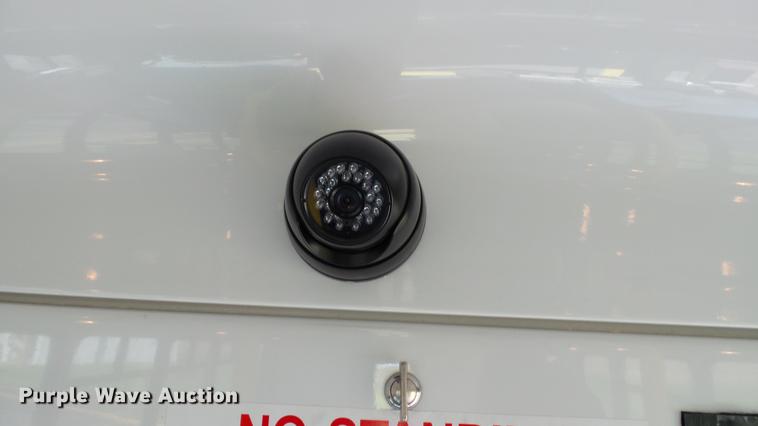 image for item DC1004 2007 Ford E350 Super Duty shuttle bus