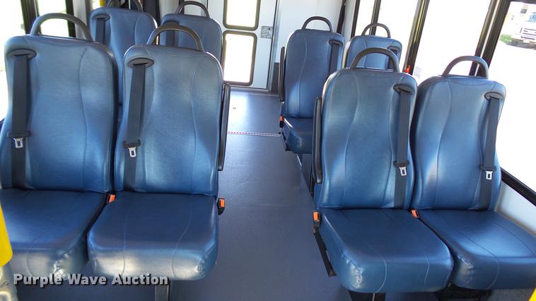 image for item DC1004 2007 Ford E350 Super Duty shuttle bus