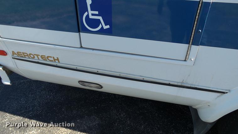 image for item DC1004 2007 Ford E350 Super Duty shuttle bus