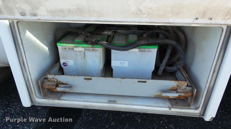 image for item DC1004 2007 Ford E350 Super Duty shuttle bus