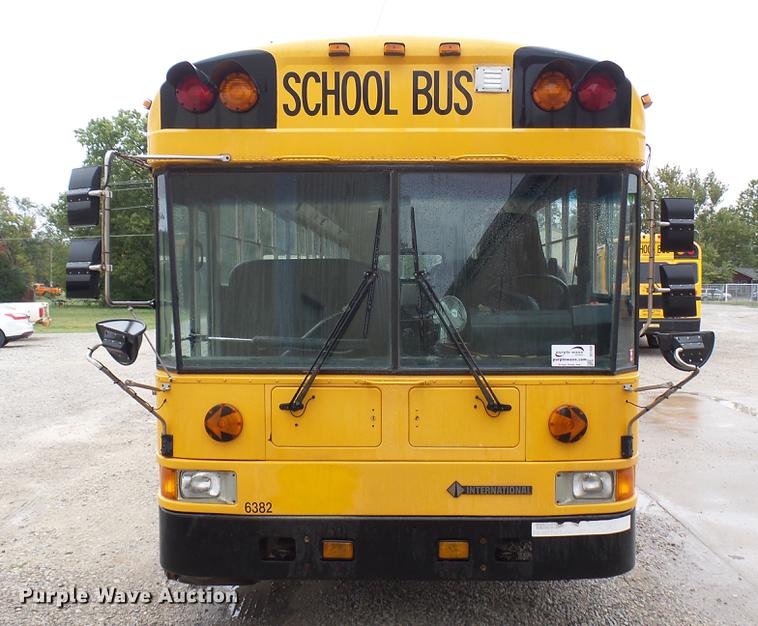 image for item DC1800 1999 International AmTran school bus
