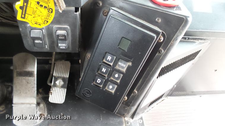 image for item DC1800 1999 International AmTran school bus