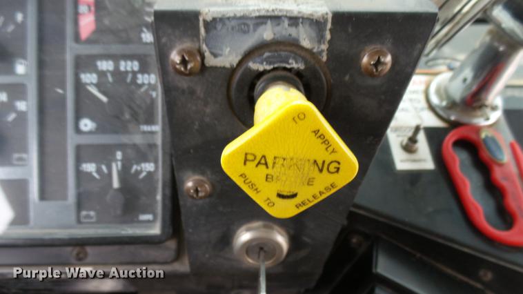 image for item DC1800 1999 International AmTran school bus