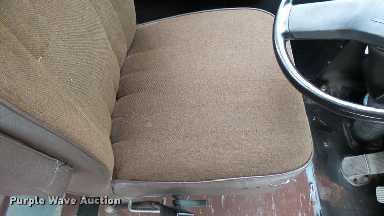 image for item DC1800 1999 International AmTran school bus