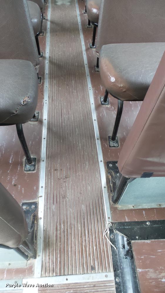 image for item DC1800 1999 International AmTran school bus