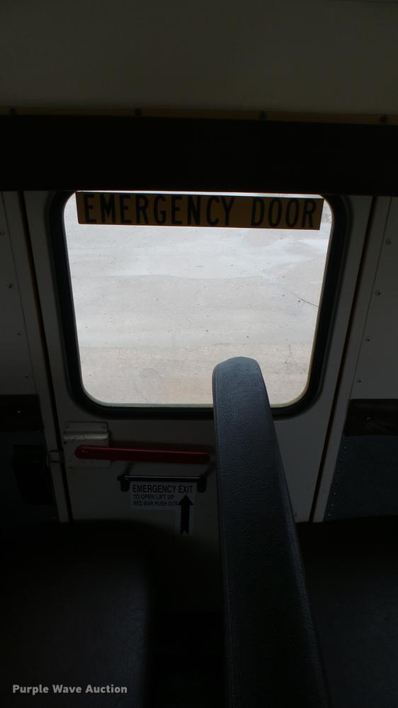 image for item DC1800 1999 International AmTran school bus