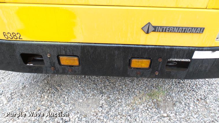image for item DC1800 1999 International AmTran school bus