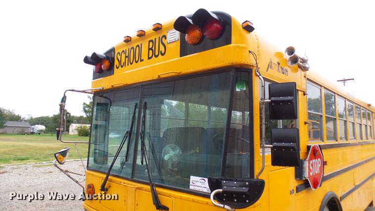 image for item DC1800 1999 International AmTran school bus
