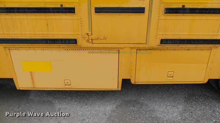 image for item DC1800 1999 International AmTran school bus