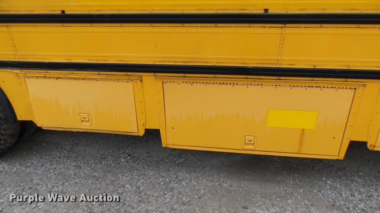 image for item DC1800 1999 International AmTran school bus