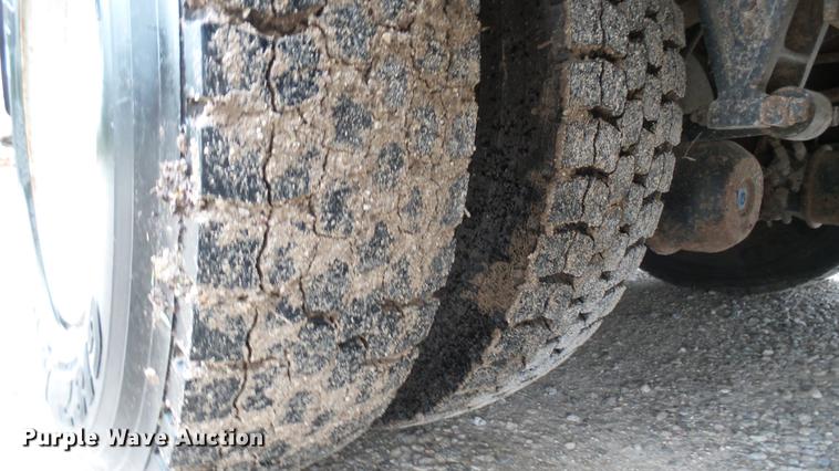 image for item DC1800 1999 International AmTran school bus