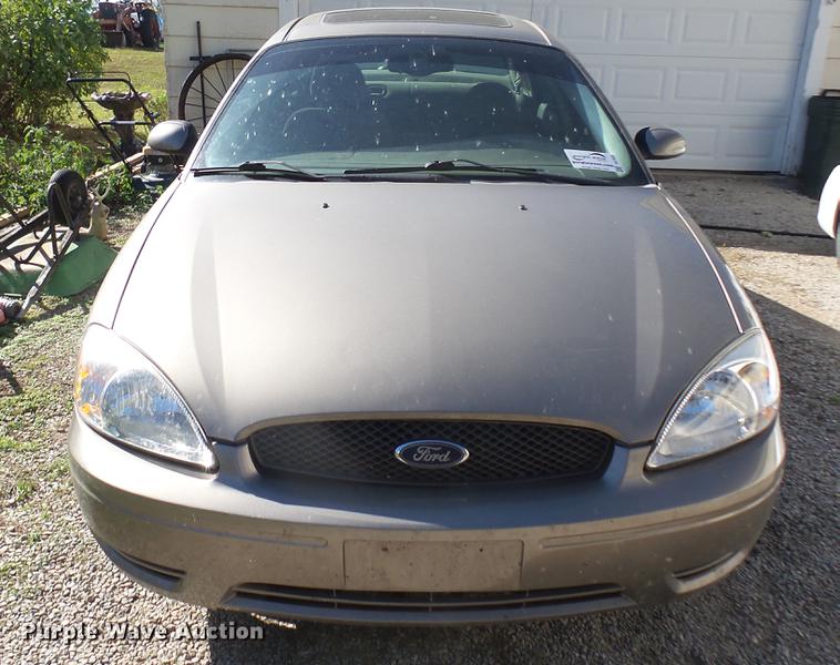 image for item DC1832 2005 Ford Taurus