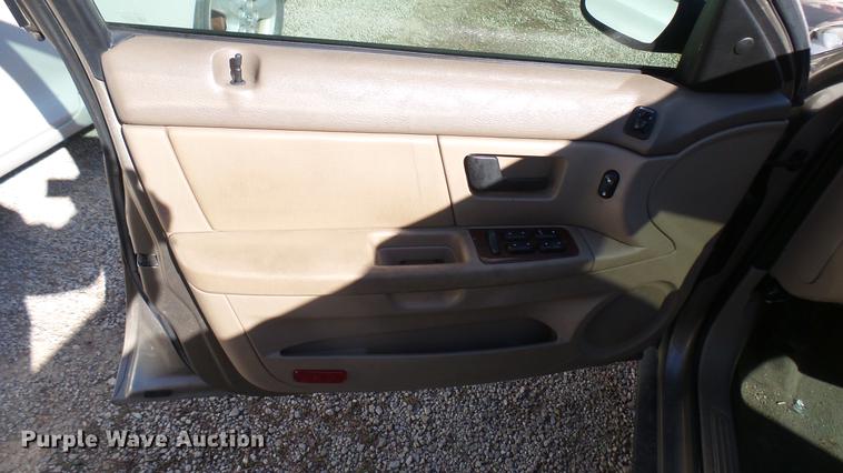 image for item DC1832 2005 Ford Taurus