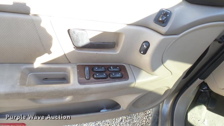 image for item DC1832 2005 Ford Taurus