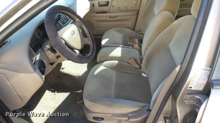 image for item DC1832 2005 Ford Taurus