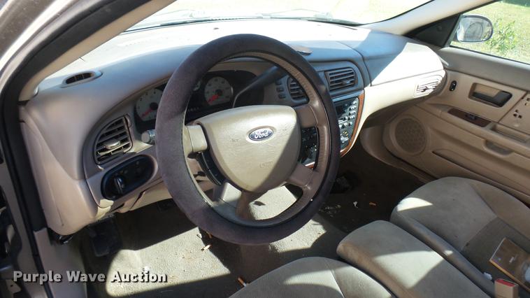 image for item DC1832 2005 Ford Taurus
