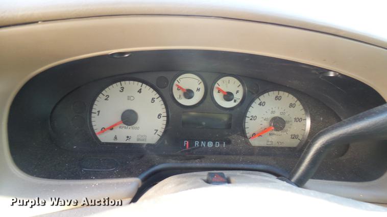 image for item DC1832 2005 Ford Taurus