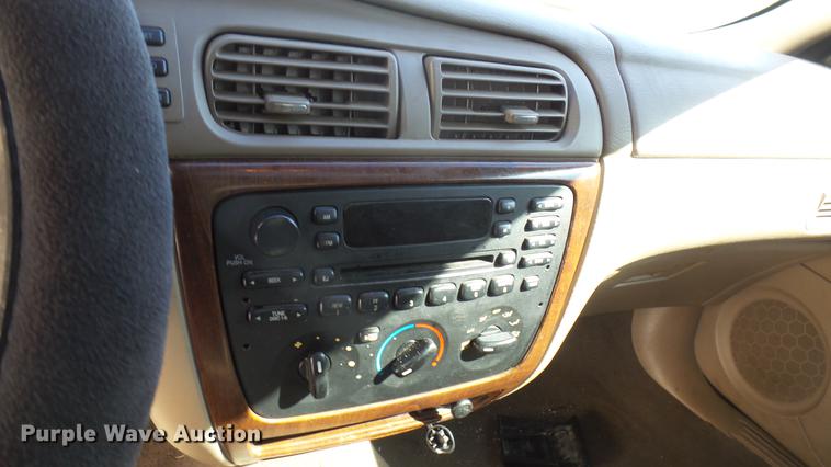 image for item DC1832 2005 Ford Taurus