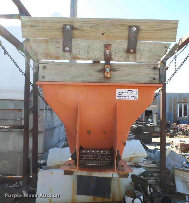 image for item DC3791 Fiberglass Products 85A spreader