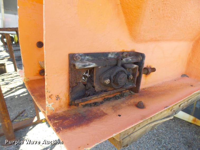 image for item DC3791 Fiberglass Products 85A spreader