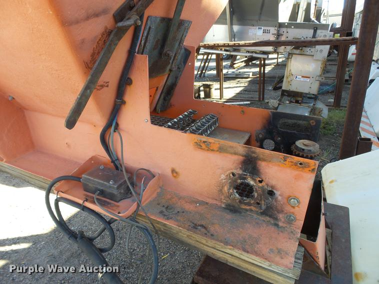 image for item DC3791 Fiberglass Products 85A spreader