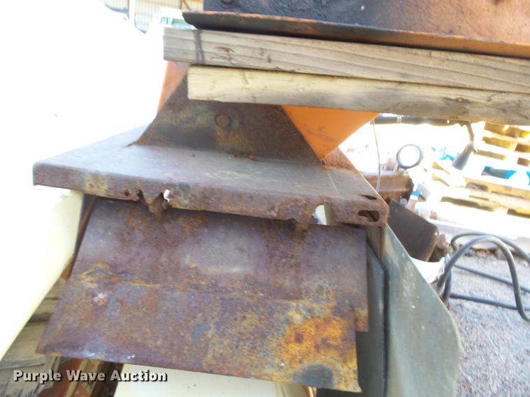 image for item DC3791 Fiberglass Products 85A spreader