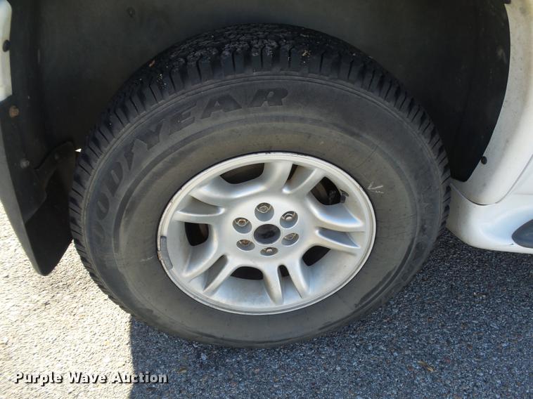 image for item DC3792 2001 Dodge Durango SUV