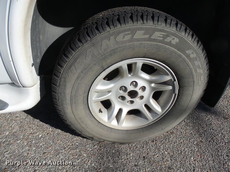 image for item DC3792 2001 Dodge Durango SUV