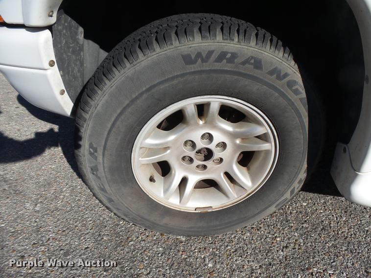 image for item DC3792 2001 Dodge Durango SUV