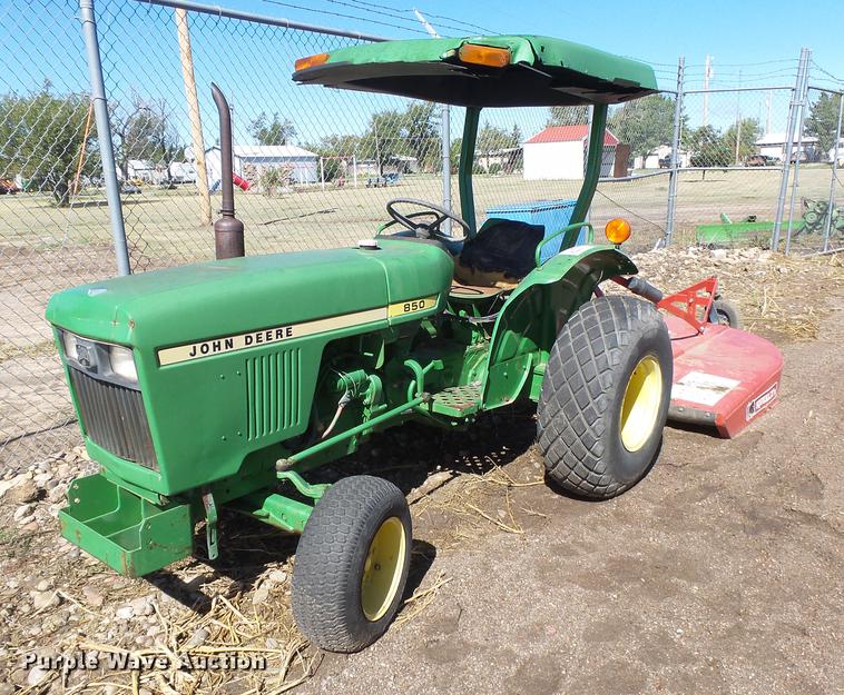 image for item DC3797 1979 John Deere 850 tractor