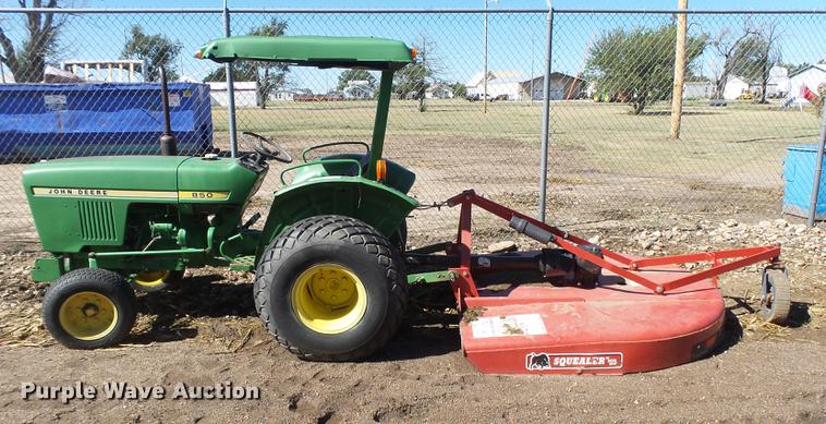 image for item DC3797 1979 John Deere 850 tractor