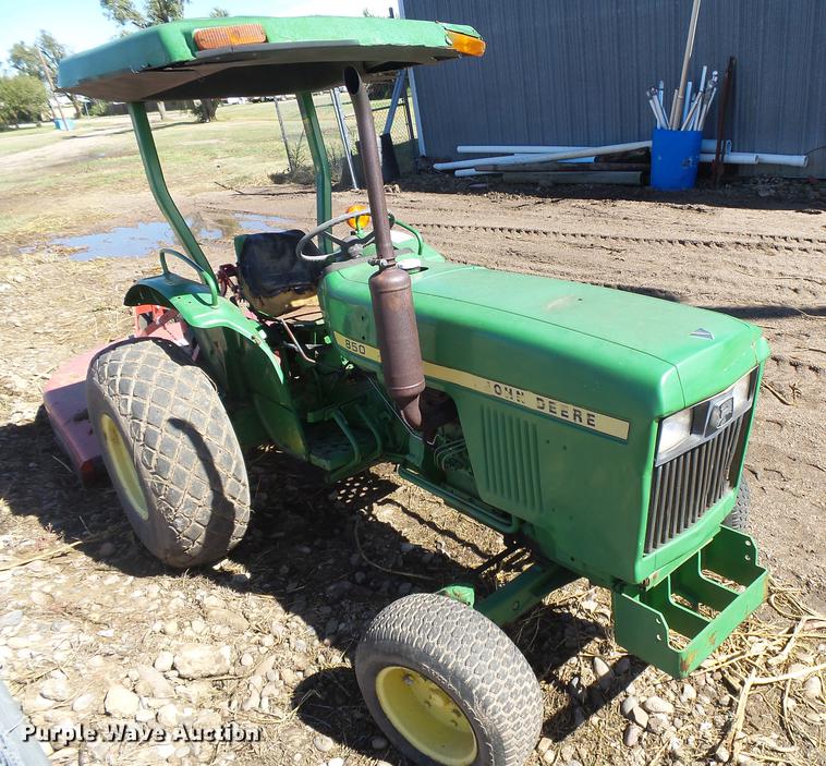 image for item DC3797 1979 John Deere 850 tractor