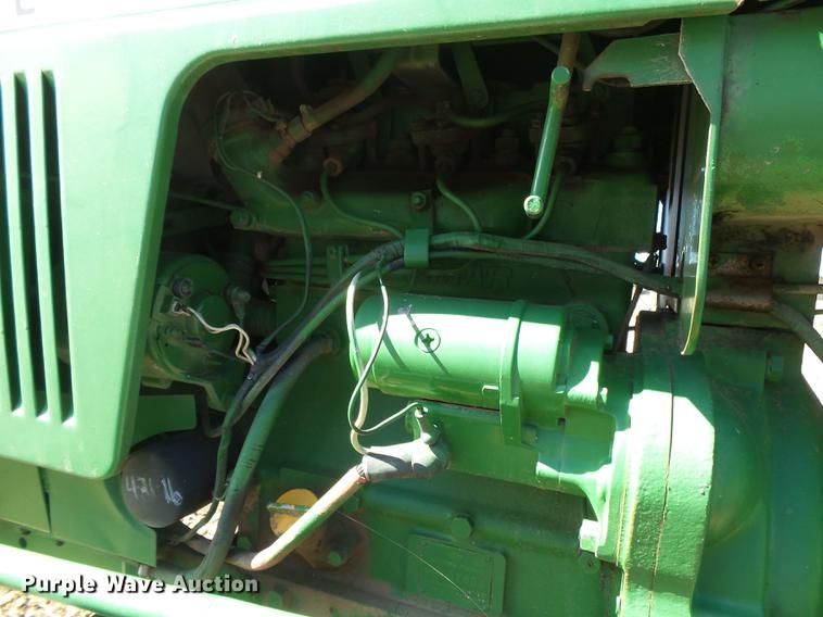 image for item DC3797 1979 John Deere 850 tractor