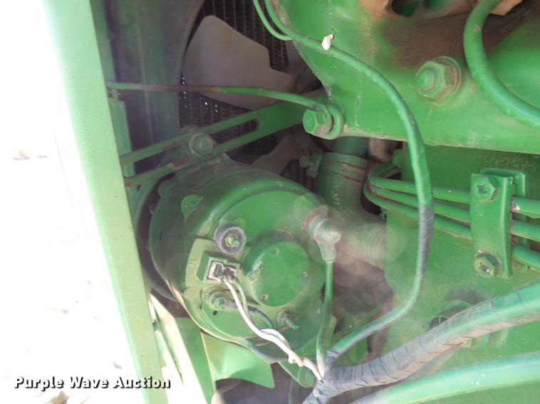 image for item DC3797 1979 John Deere 850 tractor