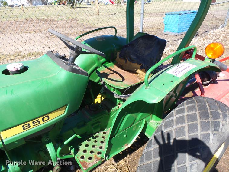 image for item DC3797 1979 John Deere 850 tractor
