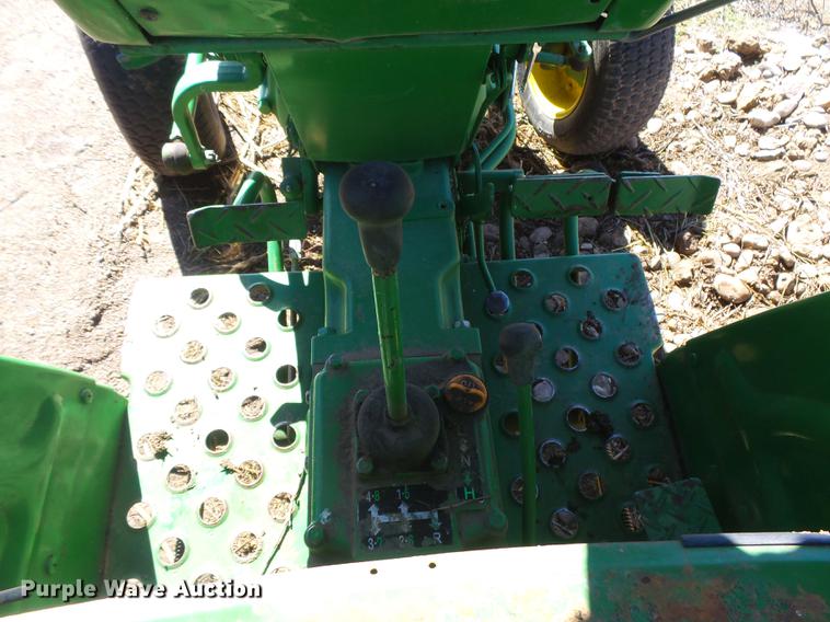 image for item DC3797 1979 John Deere 850 tractor