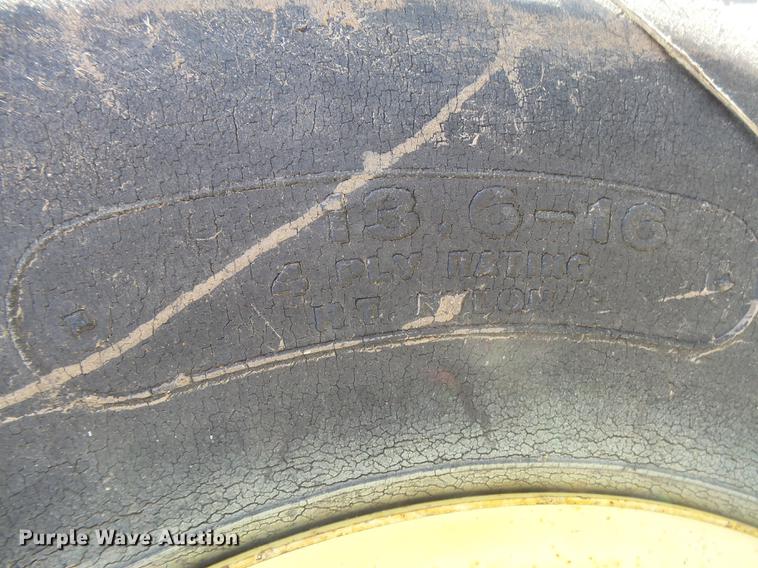 image for item DC3797 1979 John Deere 850 tractor